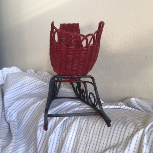 Red Wicker Holiday Sleigh - Picture 5 of 10